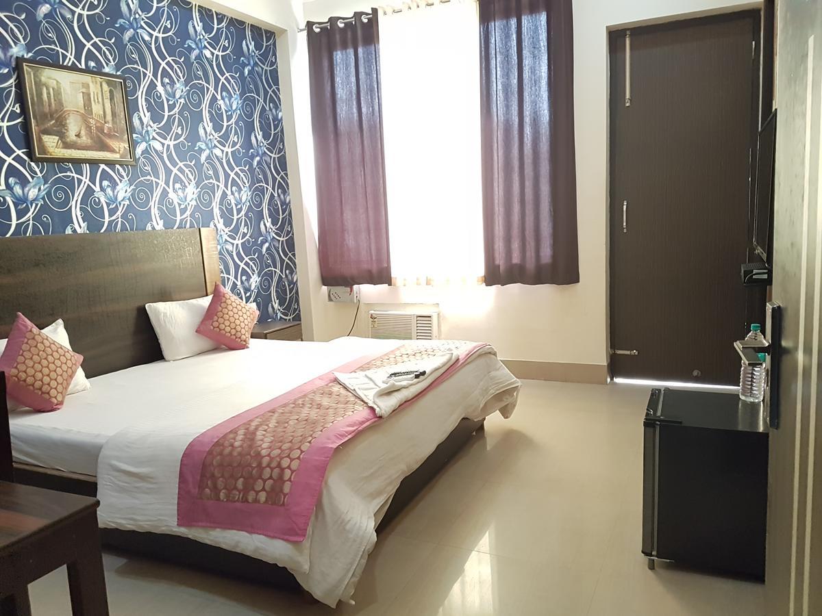 Hôtel The Royal Crown à Gurgaon Extérieur photo