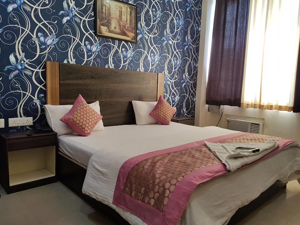 Hôtel The Royal Crown à Gurgaon Extérieur photo