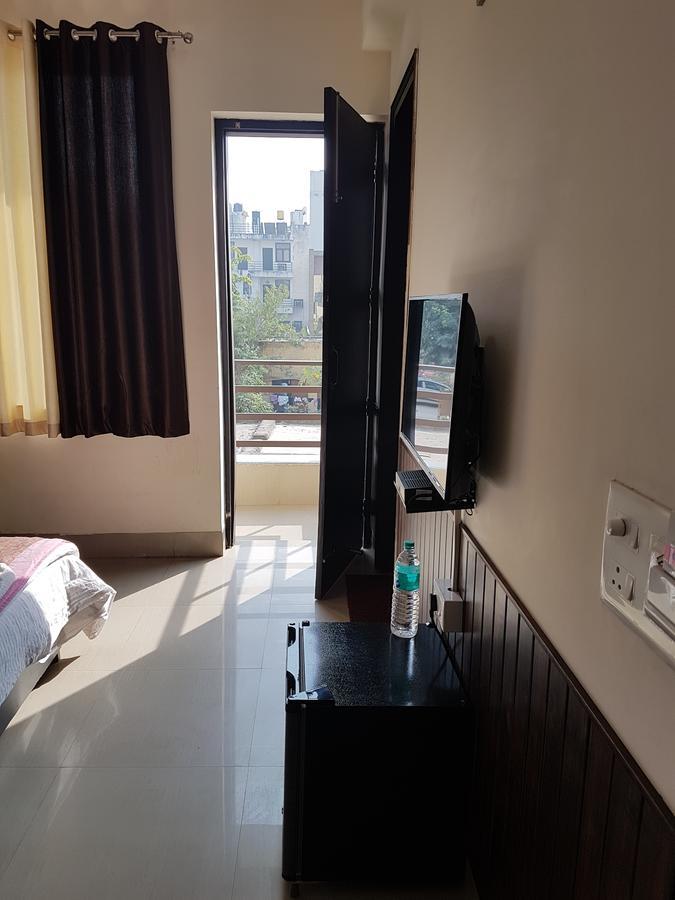 Hôtel The Royal Crown à Gurgaon Extérieur photo