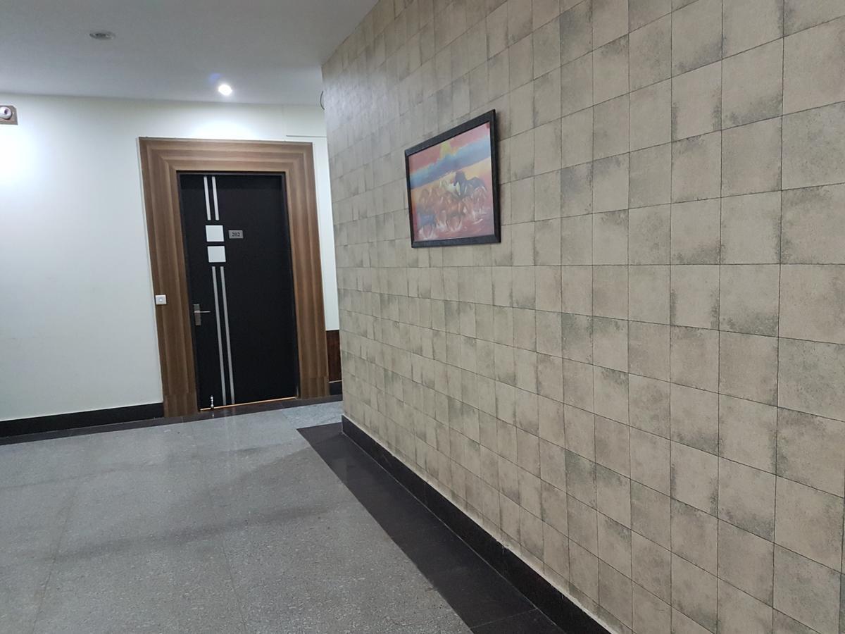 Hôtel The Royal Crown à Gurgaon Extérieur photo